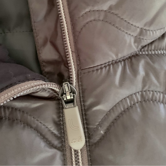 Lole quilted design vest in a fab green|grey colour, lightweight size S - Picture 3 of 13